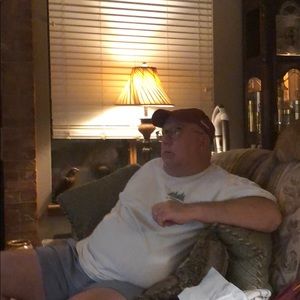 Meet your Posher, Dennis